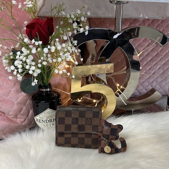 Louis Vuitton Handbags - AUTHENTIC LOUIS VUITTON DAMIER PORTEFEIULLE ELISE TRIFOLD WALLET